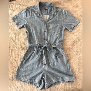 GAP Medium Wash Denim Shorts Collared Button-Up Belted Romper Small 100% Cotton